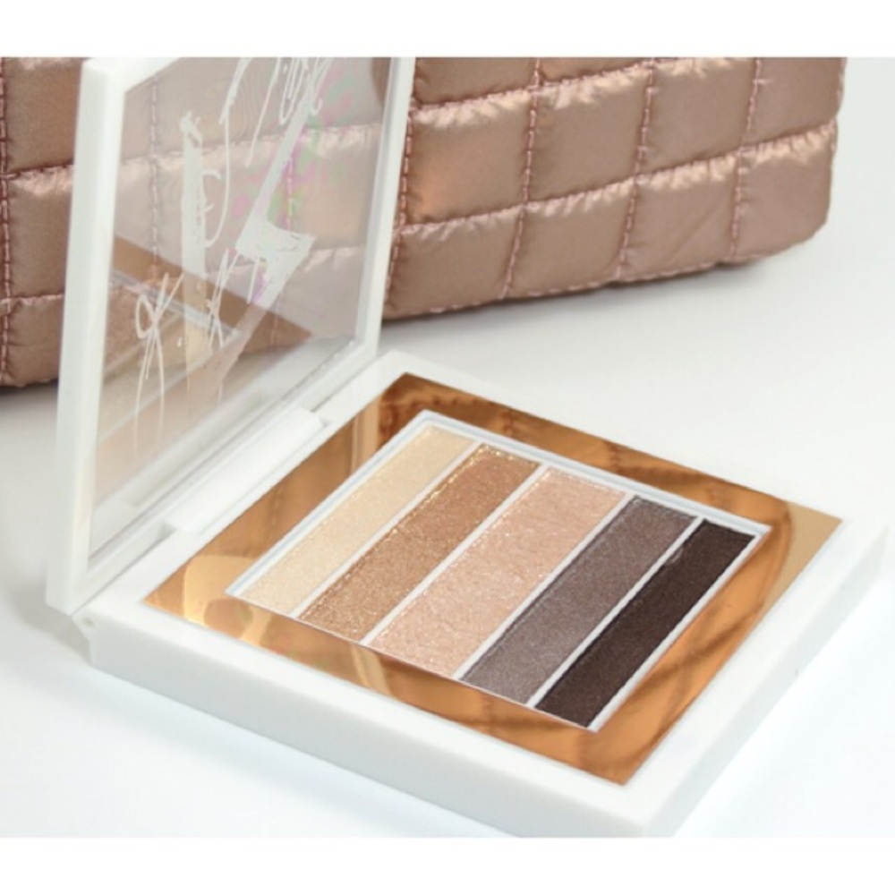 MAC X RIHANNA PHRESH OUT EYESHADOW PALETTE